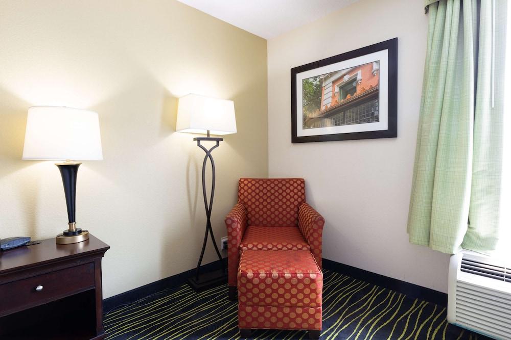 Hampton Inn Columbia I-26/Harbison Blvd Extérieur photo